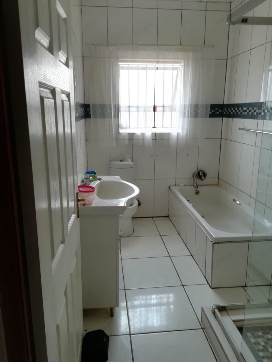 4 Bedroom Property for Sale in Promosa North West